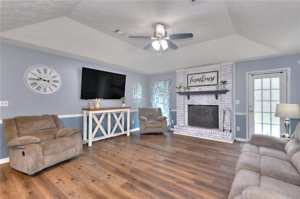 255 Lee Road 850