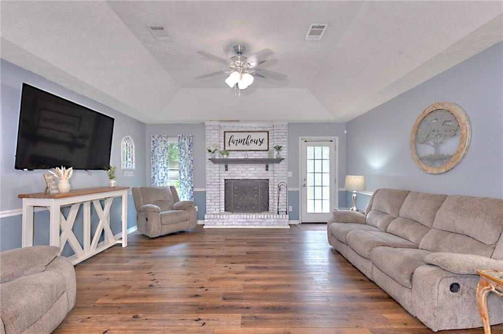255 Lee Road 850