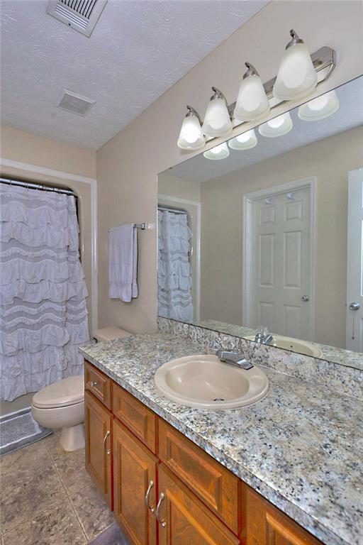 255 Lee Road 850
