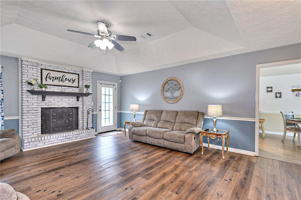 255 Lee Road 850