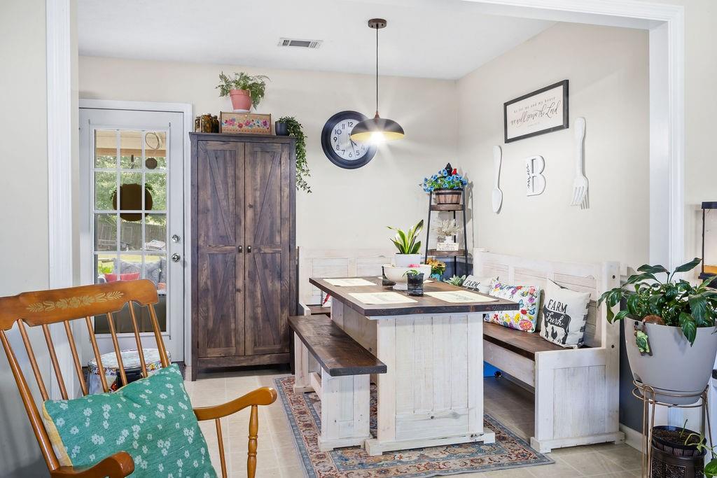 401 Lee Road 2095