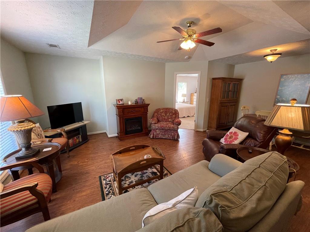 3601 Holland Court