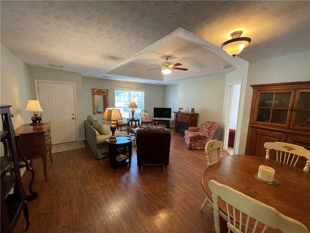 3601 Holland Court