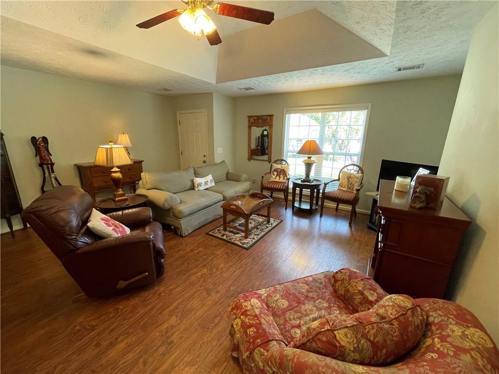 3601 Holland Court