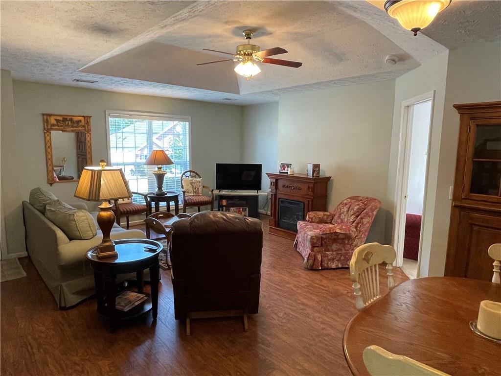 3601 Holland Court