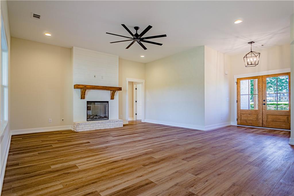 9186 Lee Road 158