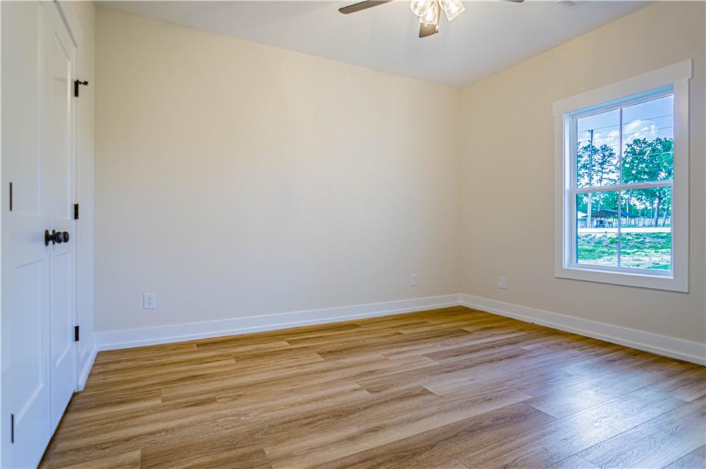 9186 Lee Road 158