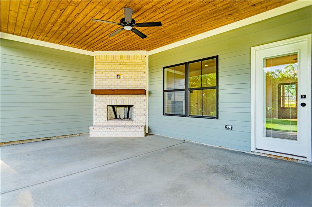 9186 Lee Road 158