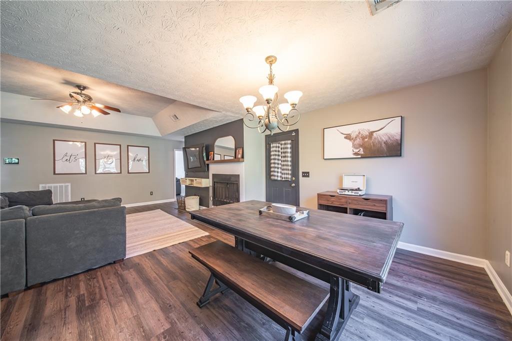 206 Lee Road 2083