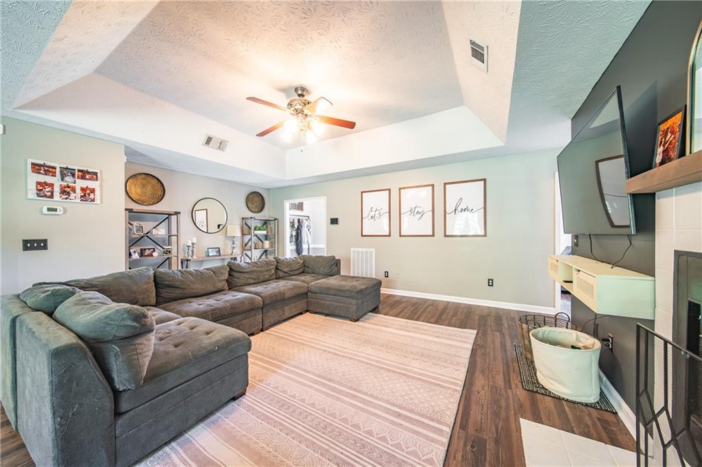 206 Lee Road 2083