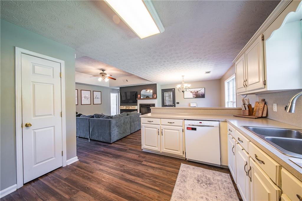 206 Lee Road 2083