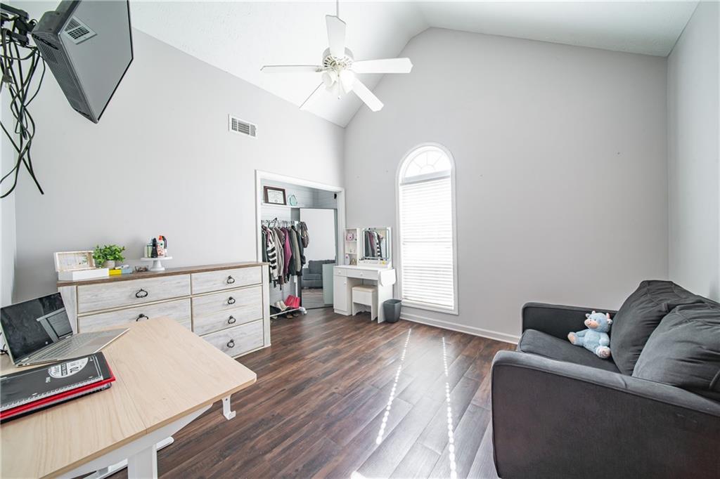 206 Lee Road 2083