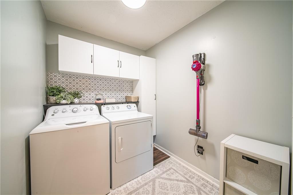 206 Lee Road 2083
