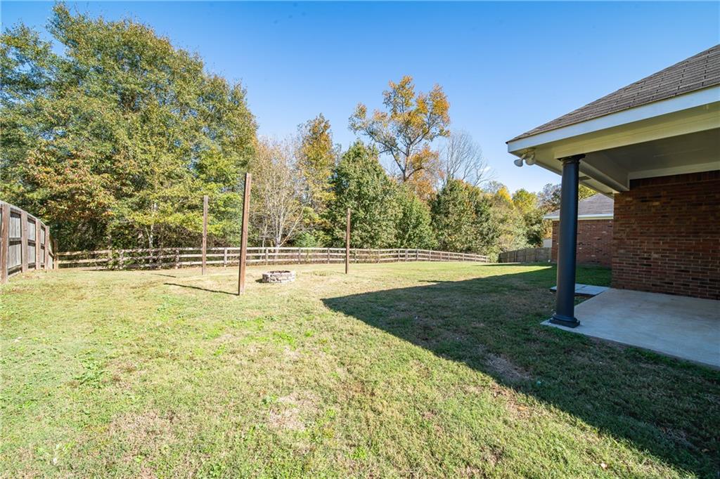 206 Lee Road 2083