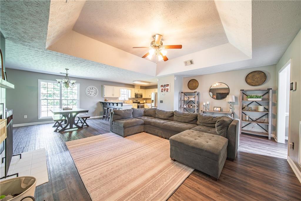 206 Lee Road 2083