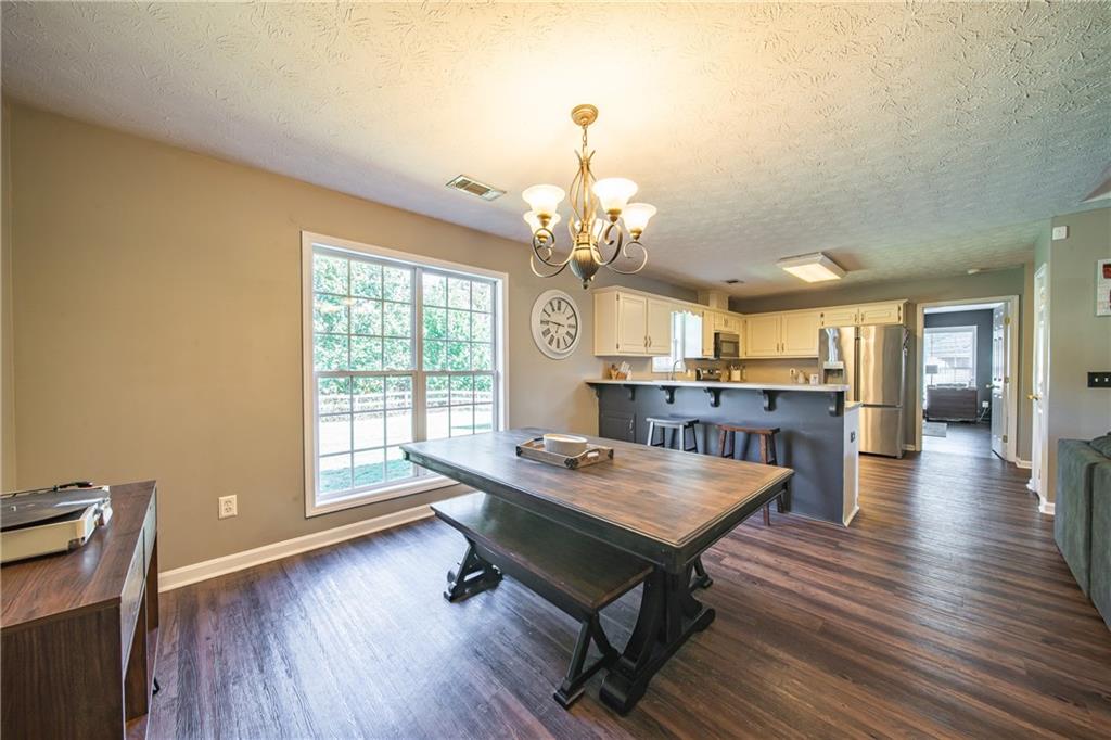 206 Lee Road 2083