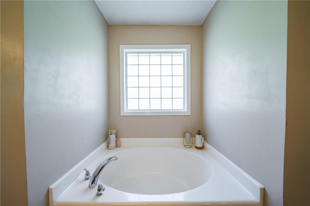 206 Lee Road 2083
