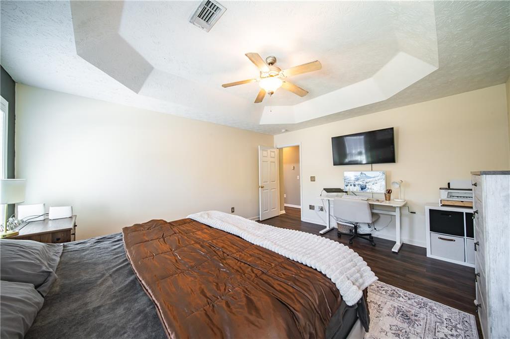 206 Lee Road 2083