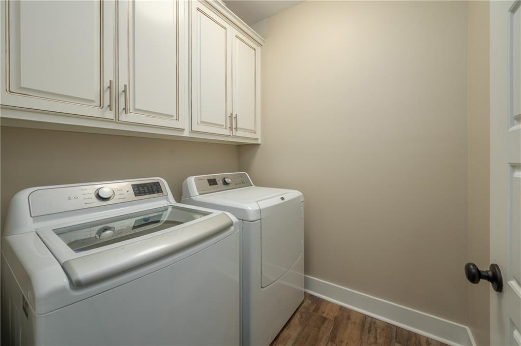153 Lee Road 2207