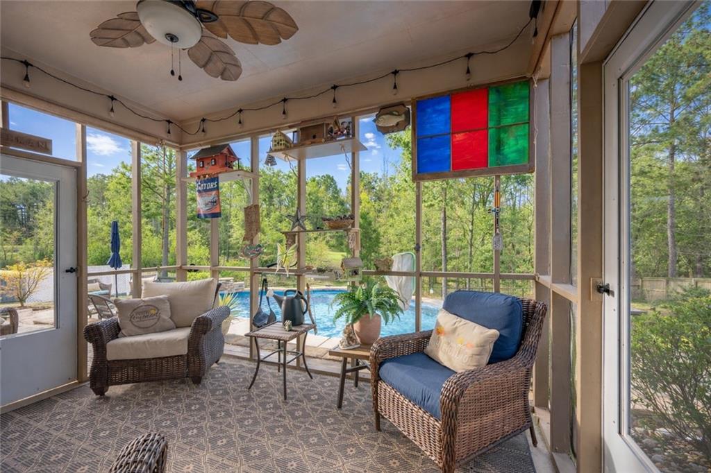 153 Lee Road 2207