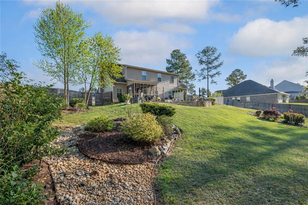 153 Lee Road 2207