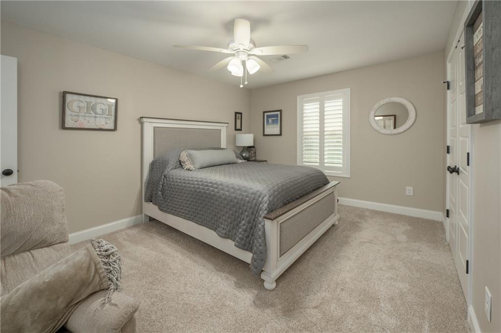 153 Lee Road 2207