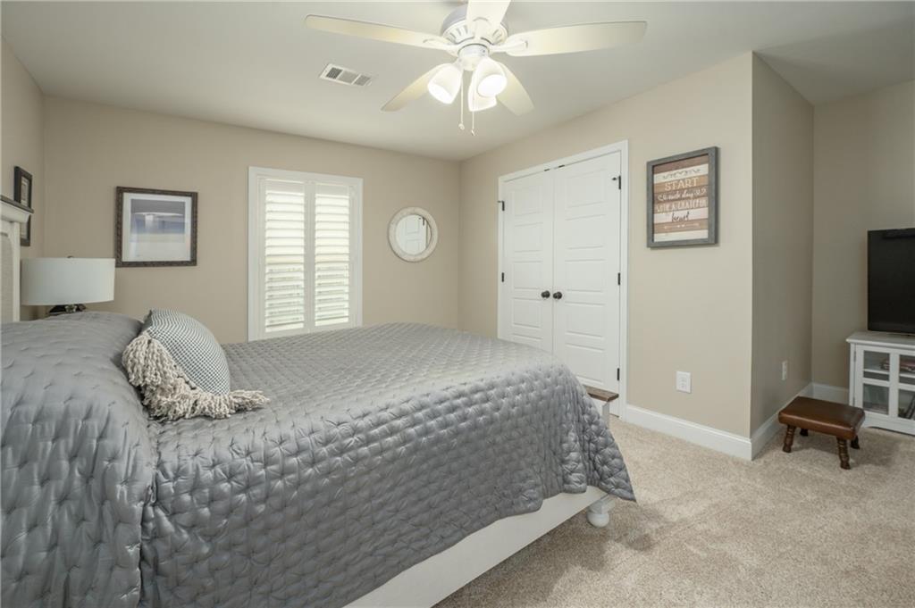 153 Lee Road 2207