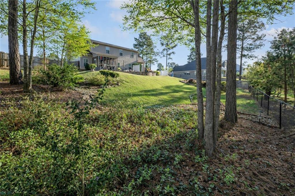 153 Lee Road 2207