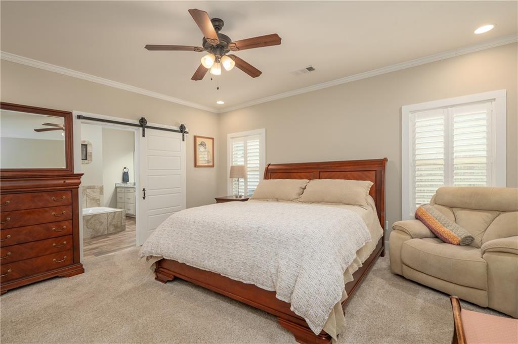 153 Lee Road 2207