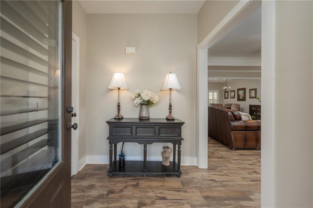 153 Lee Road 2207