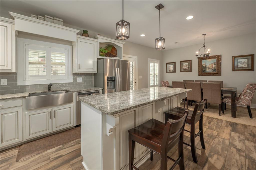 153 Lee Road 2207