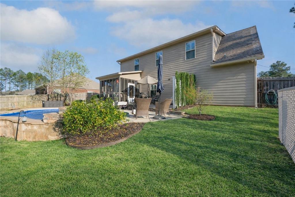 153 Lee Road 2207