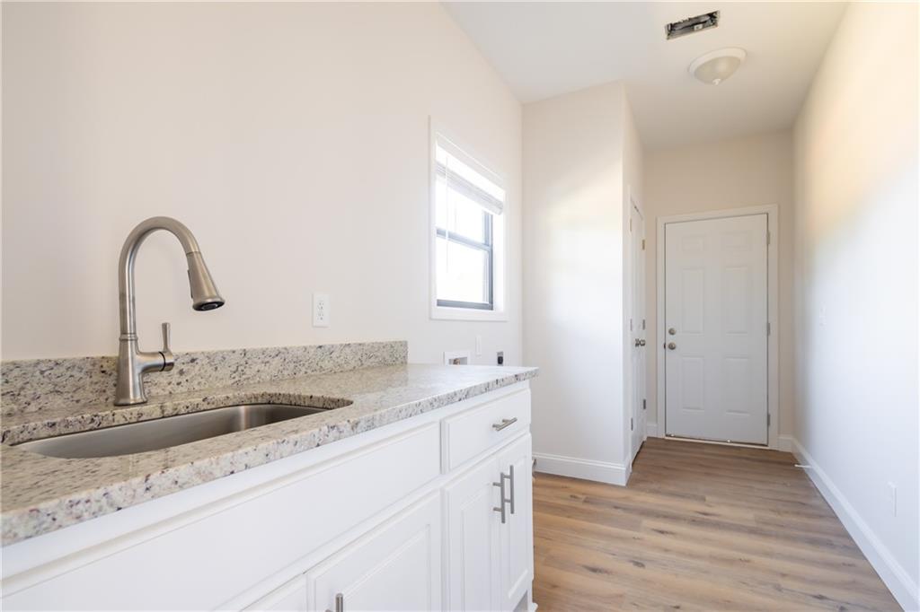 43 Lee Rd 2167