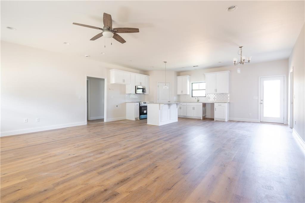 43 Lee Rd 2167
