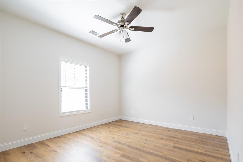 43 Lee Rd 2167