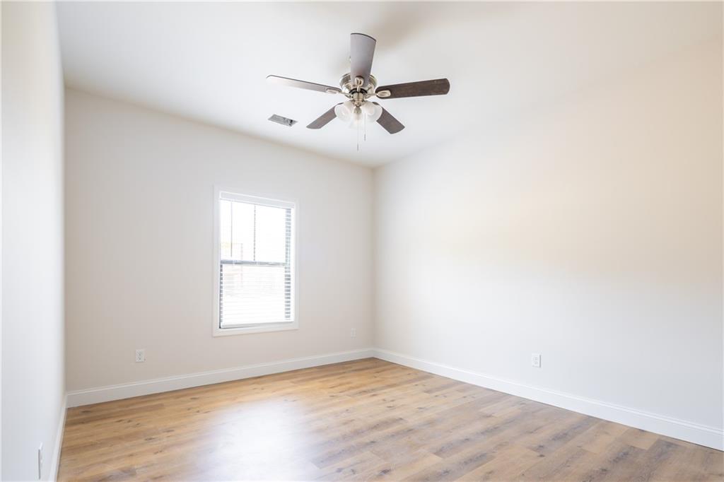 43 Lee Rd 2167