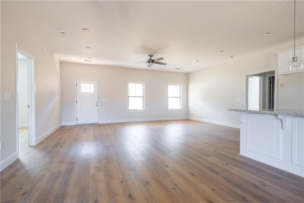 43 Lee Rd 2167