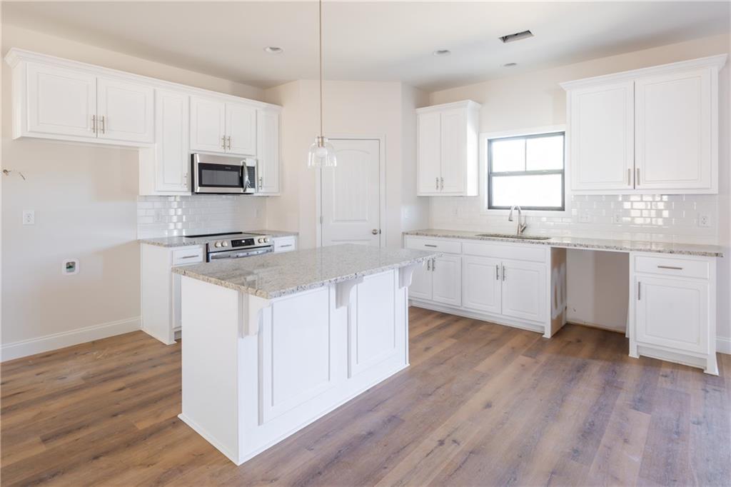 43 Lee Rd 2167