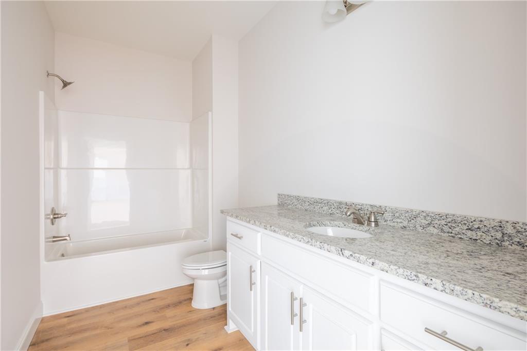 43 Lee Rd 2167