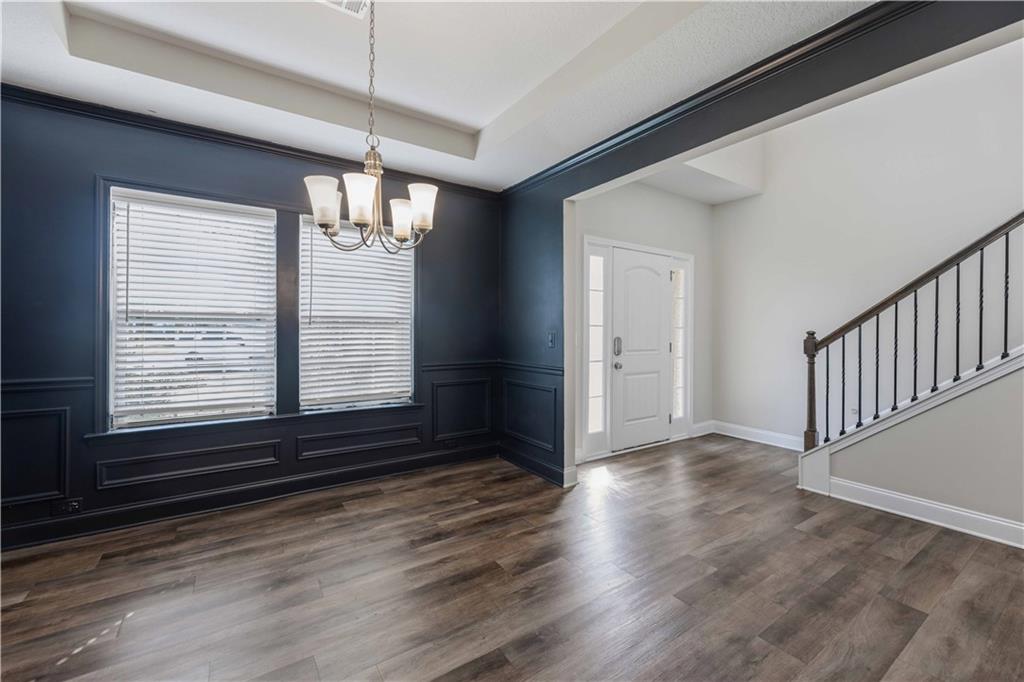 112 White Oak Place