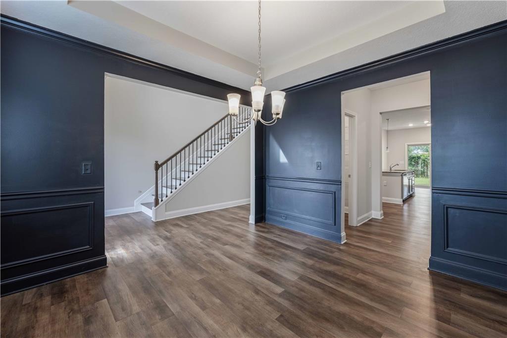 112 White Oak Place