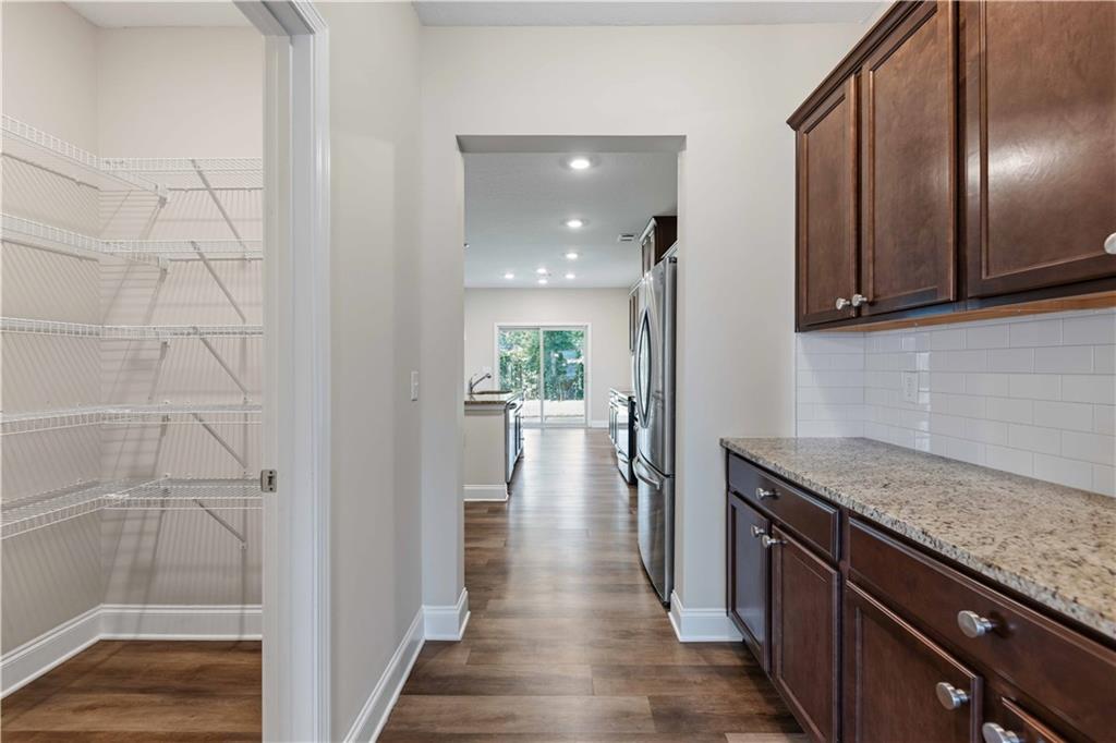 112 White Oak Place