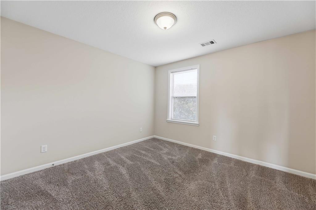 112 White Oak Place