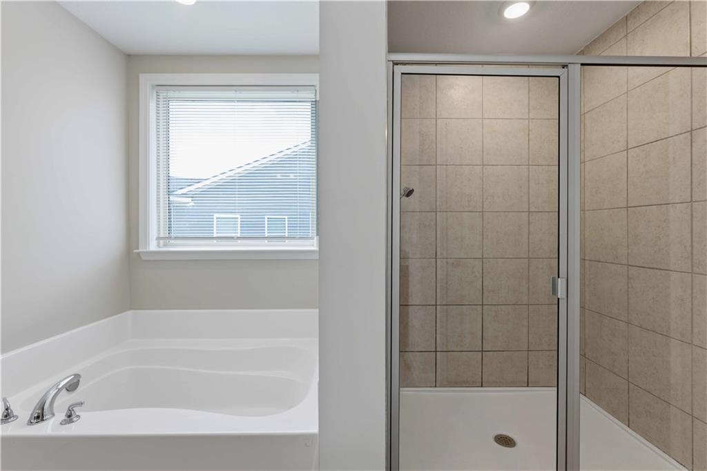 112 White Oak Place
