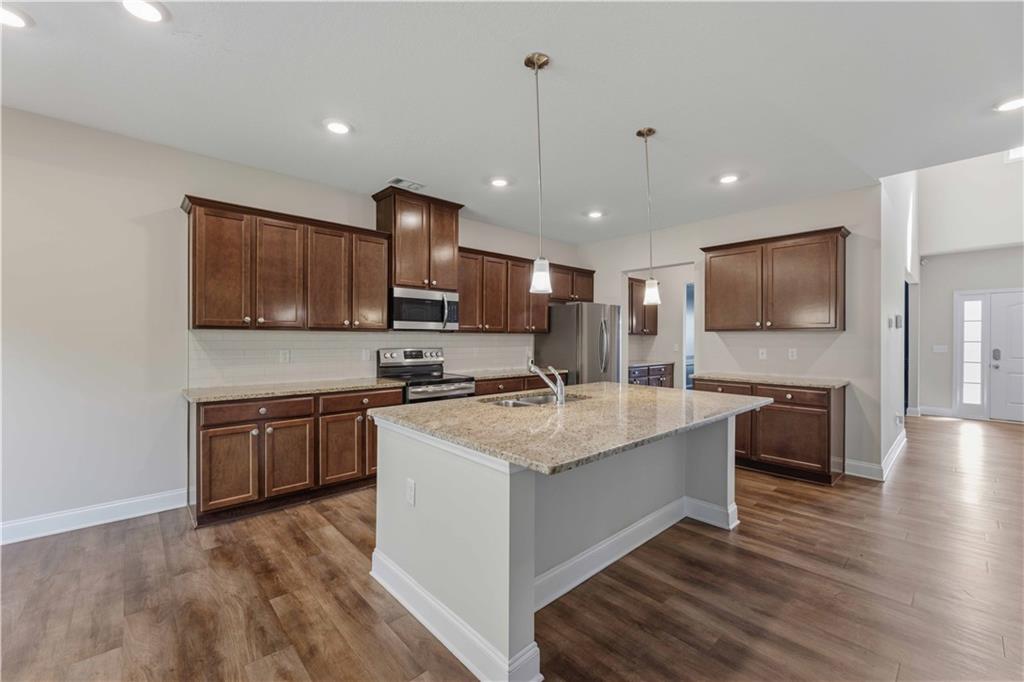 112 White Oak Place