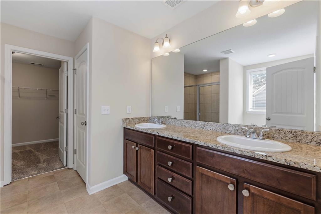 112 White Oak Place