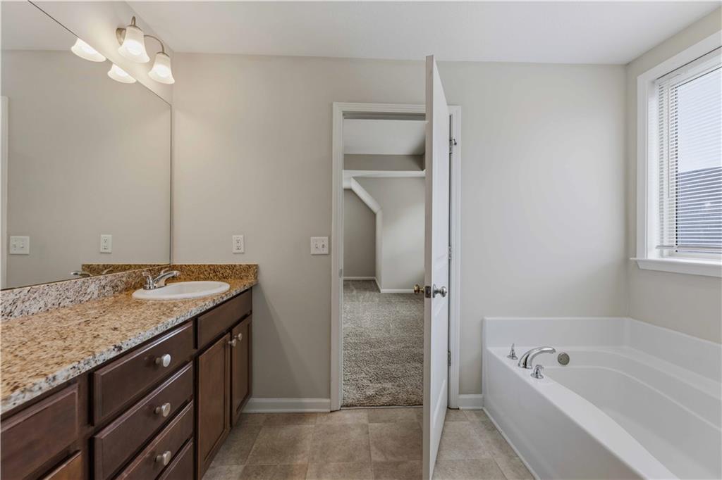 112 White Oak Place