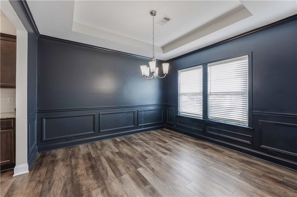112 White Oak Place