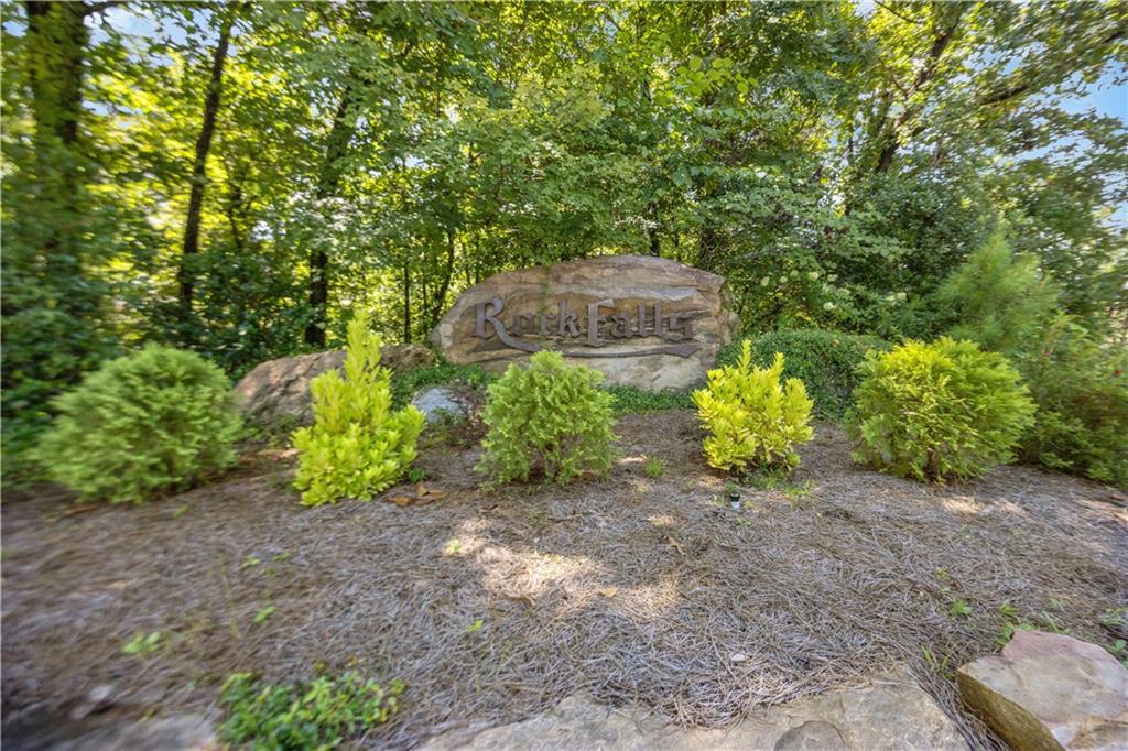 1456 Lee Road 2204
