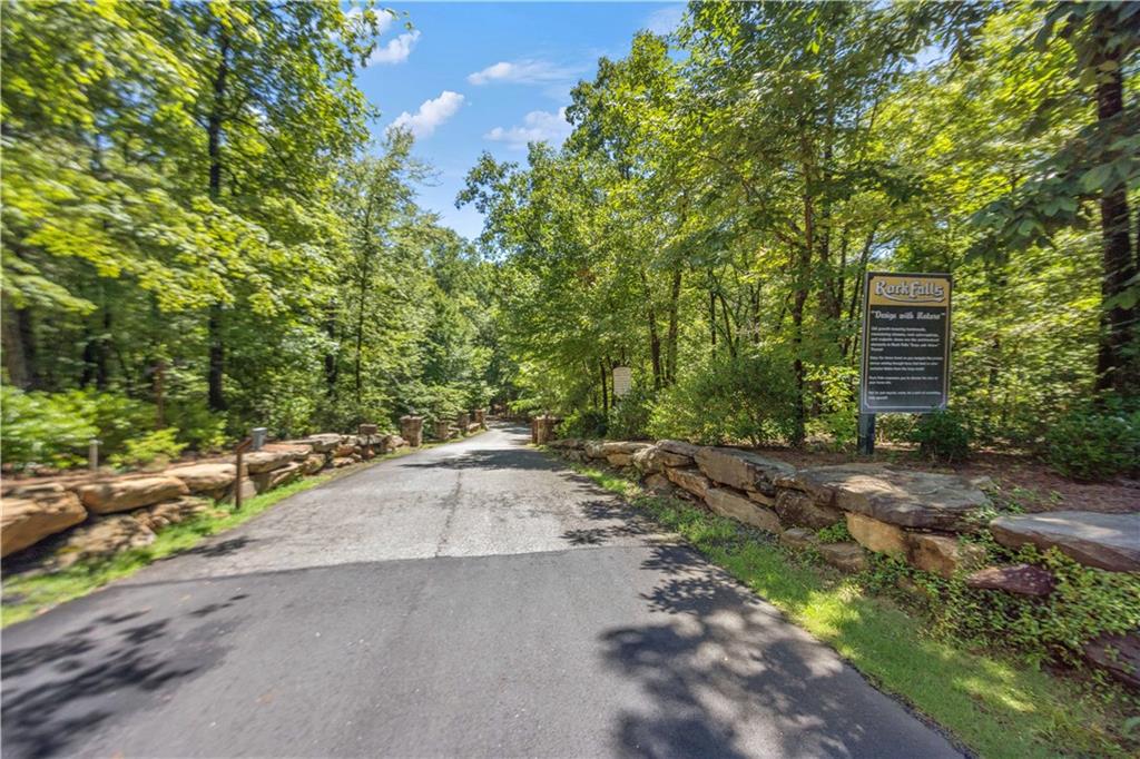 1456 Lee Road 2204